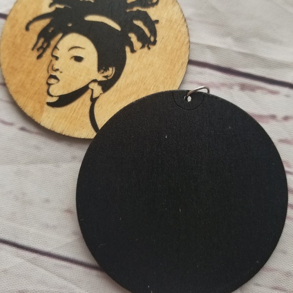 African wooden earrings - Picture 2 of 2